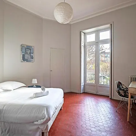 * F3 Haussmannien, Centre-ville, 4 Pers, Wifi * Daire