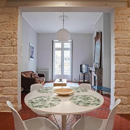 * F3 Haussmannien, Centre-ville, 4 Pers, Wifi * * Montpellier