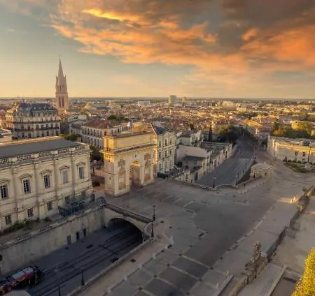 * F3 Haussmannien, Centre-ville, 4 Pers, Wifi * * Montpellier