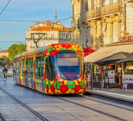 * F3 Haussmannien, Centre-ville, 4 Pers, Wifi * * Montpellier